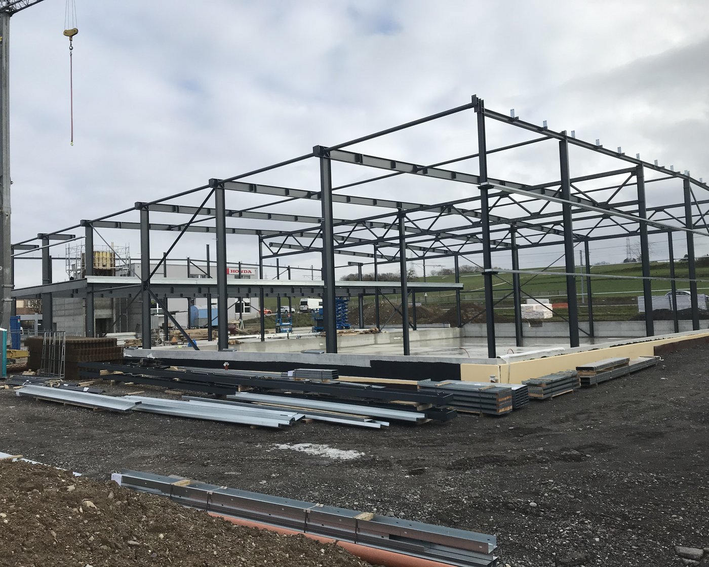 Halle; Centre de trampoline et loisirs, Etagnières